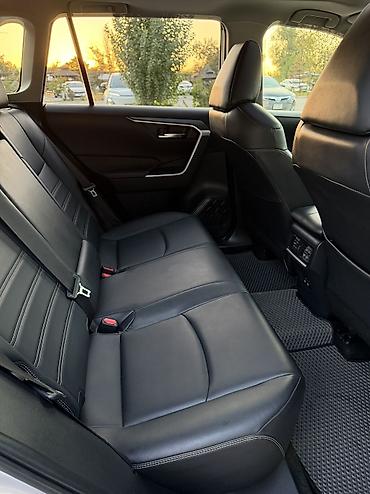 Toyota: Toyota RAV4: 2019 г., 2.5 л, Автомат, Бензин, Кроссовер — 6