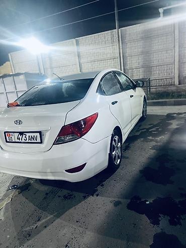 kia 2021: Hyundai Solaris: 2013 г., Бензин, Седан — 4