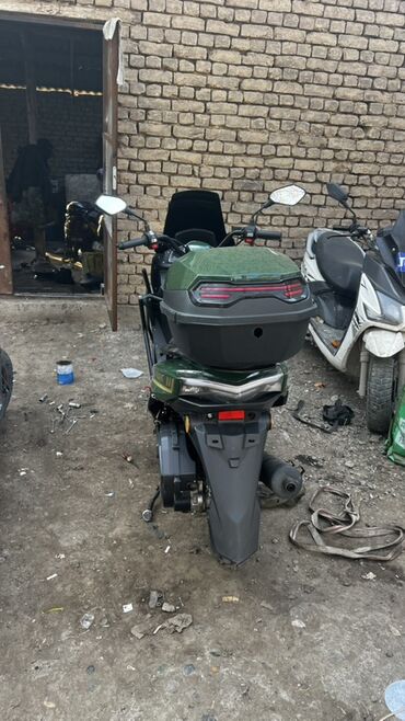 Скутеры: Тип скутера 150 куб. см, Бензин, Б/у — 3