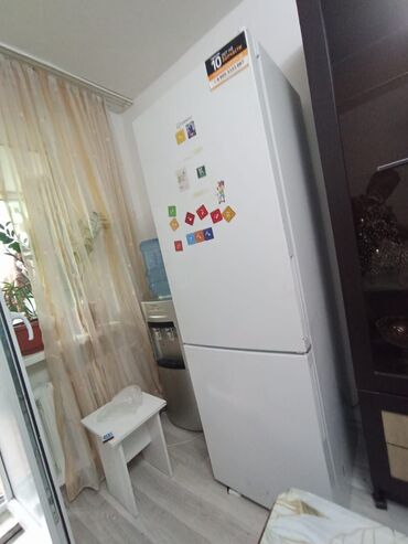 холодильник на рассрочку: Холодильник Indesit, Б/у, Двухкамерный