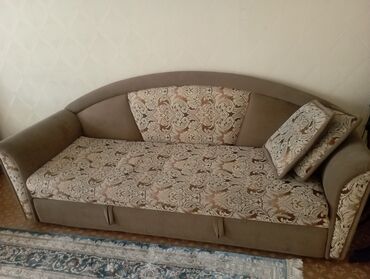 мяхкий мебел: Диван-кровать, цвет - Бежевый, Б/у
