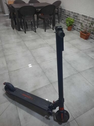 Baterikası yoxdur az istifade olunub qiymet barede narahat elemiyin