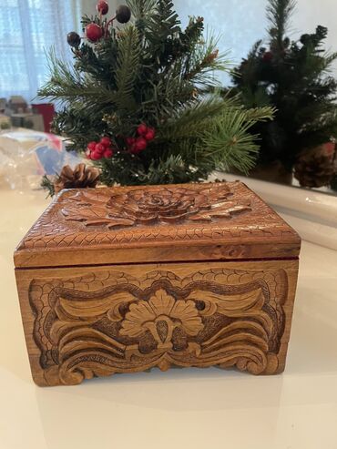 pul yığmaq üçün qab: Шкатулка