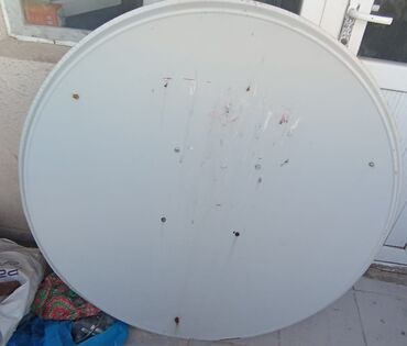 televizor 65: Salam krosnu antena satılır. 4 qalovka ilə bir yerdə çox az istifadə