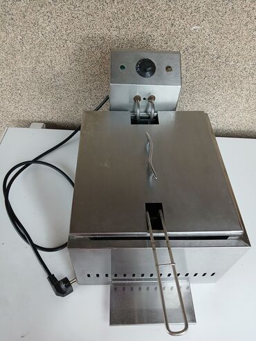 Ostali kuhinjski aparati: Profesionalna električna friteza od nerđajućeg čelika - Kućište i — 1