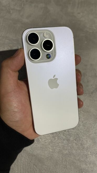 купить профессиональный фотоаппарат бу: IPhone 16 Pro, Б/у, 256 ГБ, Белый, Зарядное устройство