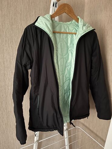 женский пуховик новый: Original Adidas godekce ikiterefli. Her iki terefe geyinile biler