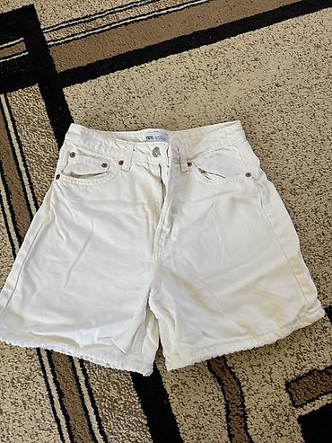 zara canta: ZARA ağ denim şort - Rəng: ağ - Material: qalın denim/pambıq qarışığı — 1