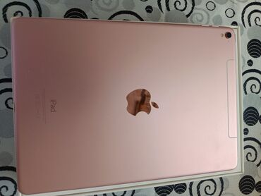 ipad 7 nesil: Platasında problem var qalan hər bir hissəsi işləyir 9.7.pro 32 gb