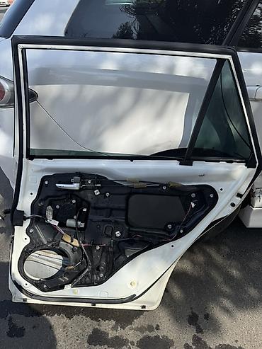 mazda 2000: Дверь Задняя правая Mazda, Б/у, Оригинал — 1