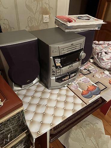 JVC MX-J333V kompakt musiqi sistemi Xüsusiyyətlər: - 3 diskli CD