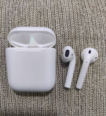 Qulaqlıqlar: ORJİNAL Airpods 1 yaxşı vəziyyətdə her bir şeyi işləyir