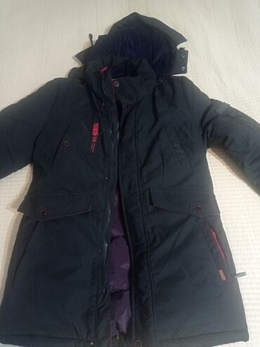 Верхняя одежда: Продаю зимнюю куртку на мальчика размер s на рост 165 см