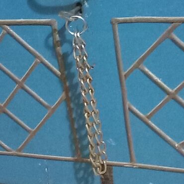 Sandıqlar: Cehizlik Sandıq satılır. - 1950-ci illərə aiddir. - Açarla bağlanır — 8