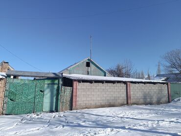 продаю дом в киргизии 1: 65 м², 3 комнаты, Старый ремонт Без мебели