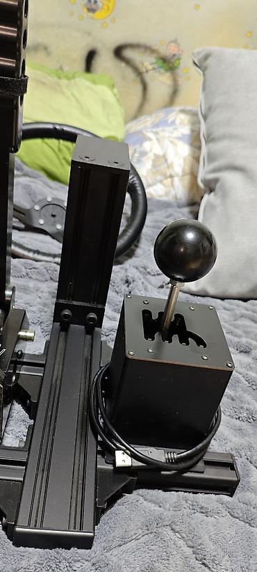 Рули: Комплект для симрейсинга Thrustmaster + аксессуары Состав: - Руль — 21