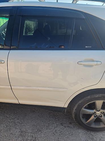 Дверь Задняя левая Toyota, Б/у, Оригинал at lalafo.kg Дверь Задняя левая Toyota, Б/у, Оригинал