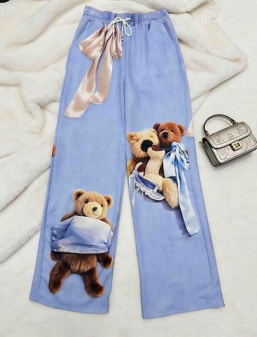 Pantalone: ❤️Ženske široke pantalone sa printom medvedića
✅2400 din — 9