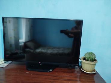 ТВ и видео: Телевизор LG, диагональ примерно 43 дюймов (по габаритам корпуса) — 2