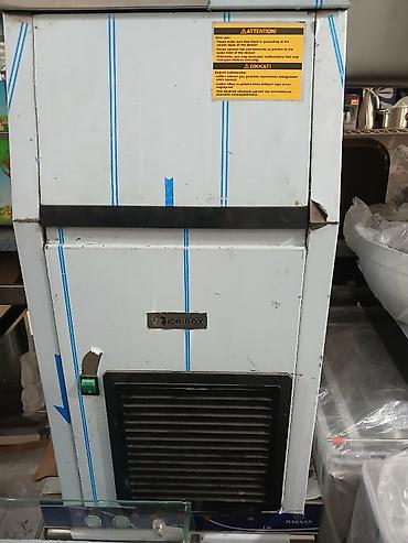 Buz aparatları: Buz aparatı buz aparatları buz dolabı Brema Model CB184A Orginal — 2