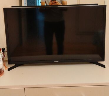 Televizorlar: İşlənmiş Televizor Samsung Led 82" HD (1366x768), Ünvandan götürmə