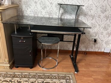 альянс мебель бишкек каталог: Письменный стол, Б/у, Дерево