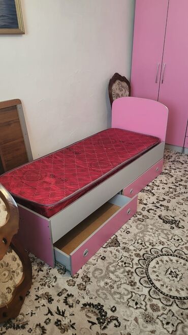 Спальные гарнитуры: Спальный гарнитур, Б/у, ДСП, цвет - Розовый — 25