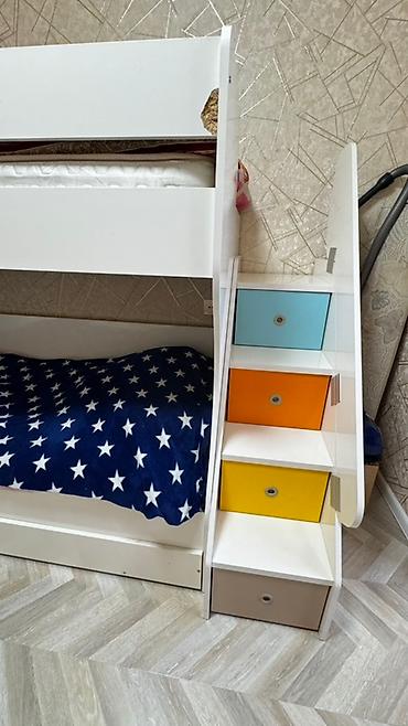 Mebel: Oğlan və qız üçün, İşlənmiş, Çarpayı, Matras ilə, Siyirməli, MDF — 2