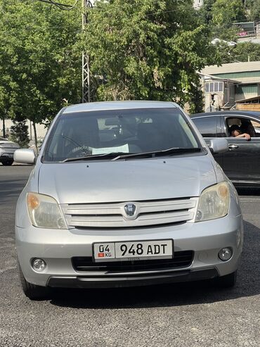 продам срочно машину: Toyota Isis: 2003 г., 1.3 л, Автомат, Бензин, Хэтчбэк