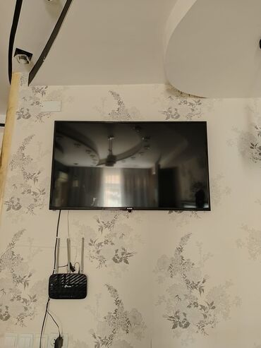 ucuz smart tv: İşlənmiş Televizor Hisense LCD 77" HD (1366x768), Ünvandan götürmə