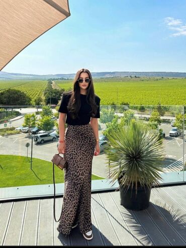 юбка пиджак: Леопардовая юбка с шикарным видом смотрится очень красиво