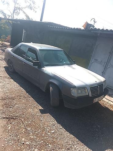 chevrolet eguinox: Mercedes-Benz W124: 1988 г., 2.3 л, Седан — 2