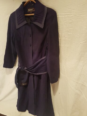 Paltolar: ● P L A Ş - Qadın üçün ● Italiya istehsalı. Ölçüsü - 48 - — 3