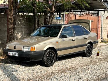 Volkswagen: Volkswagen Passat: 1989 г., 1.8 л, Автомат, Бензин, Седан — 2