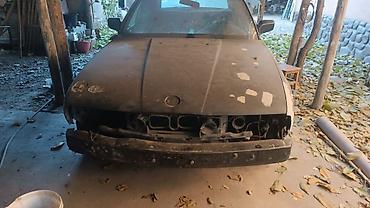 нива сколько стоит: BMW 5 series: 1993 г., 2.8 л, Механика — 6