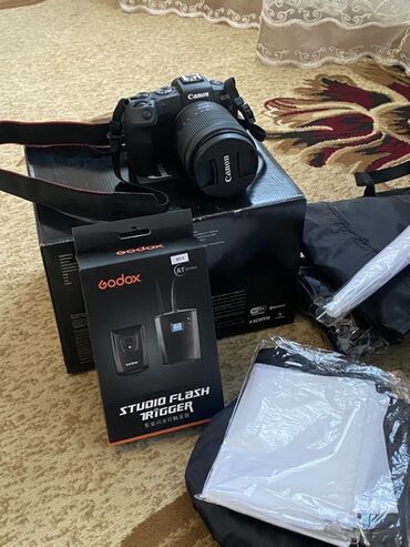 Fotokameralar: Canon EOS RP + RF 24-105mm f/4-7.1 IS STM Kit və studiya işığı — 6