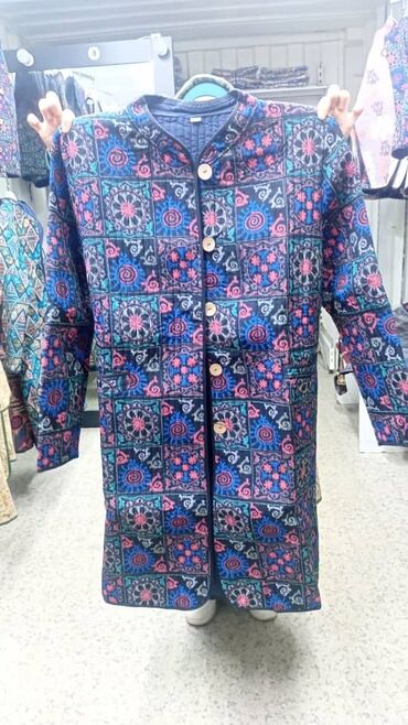 Другая женская одежда: Продаю Этно Чапан.56размер.цена 1500сом.новый.оочень красива смотрится