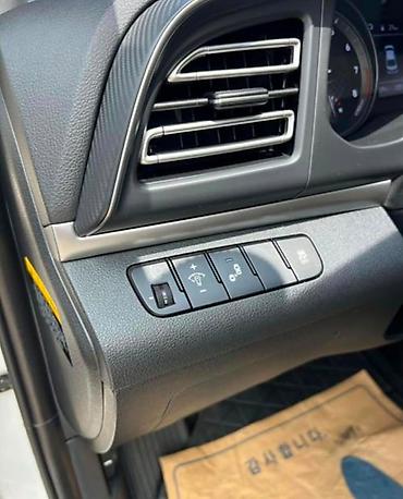Hyundai Avante: 2018 г., 1.6 л, Автомат, Бензин, Седан — 8