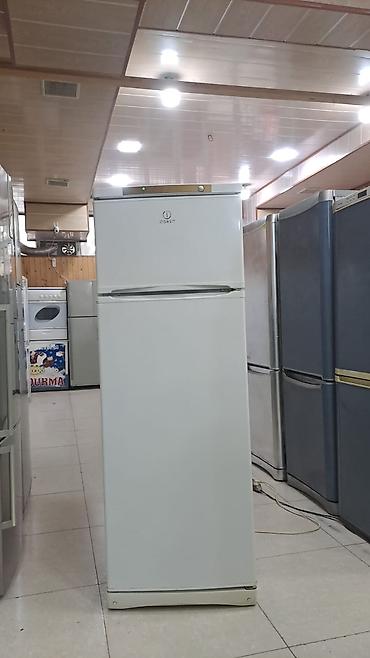 təzə soyuducular: Indesit iki kameralı soyuducu - Üst hissədə dondurucu bölmə, əl — 7