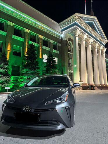 Toyota: Toyota Prius: 2020 г., 1.8 л, Вариатор, Гибрид, Седан