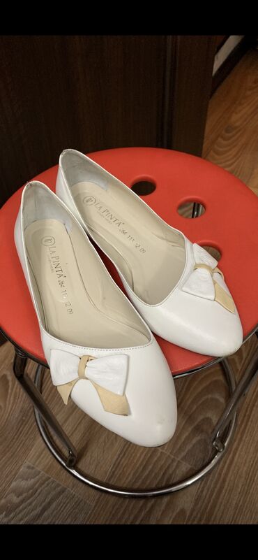 обувь белая: Туфли 39, цвет - Белый
