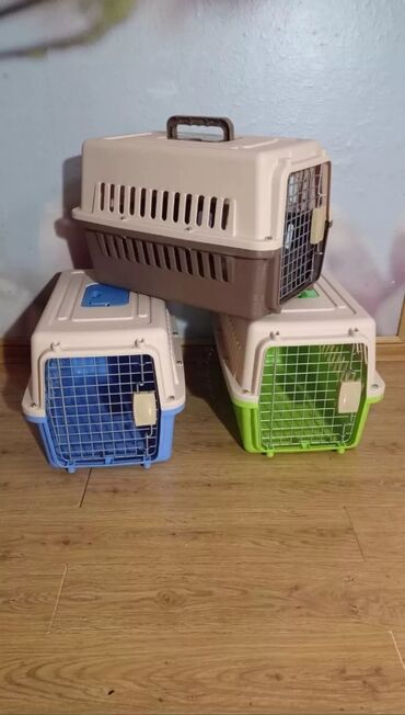 домик для кошек: Пластиковые переноски боксы размер 2 и 1 для транспортировки и