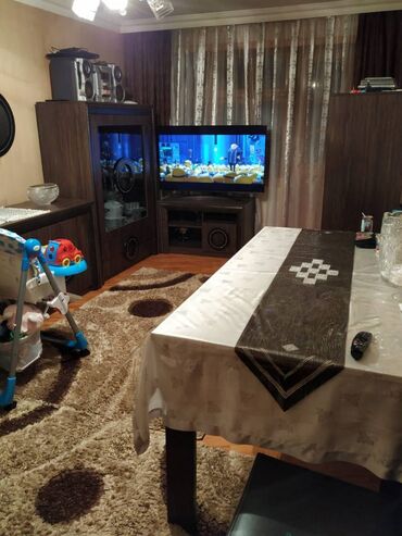 Uzunmüddətli kirayə mənzillər: Neftçilər metrosuna yaxın Baksel arenaya yaxin 5 mertebeli binanın — 1