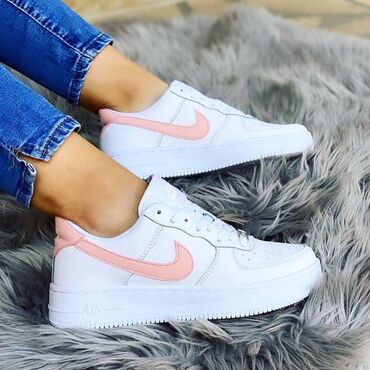 Patike: NIke air force patike

Novo
Brojevi 36 do 46

fb Moja Kupovina 1 — 9