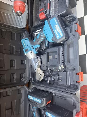 листи: Аккумуляторные электрические ножницы по металлу Makita 12V - Тип — 1