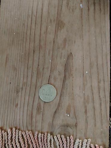 Sikkələr: Təqdim olunur: - Müxtəlif dövrlərə aid kağız pullar: Azərbaycan — 10