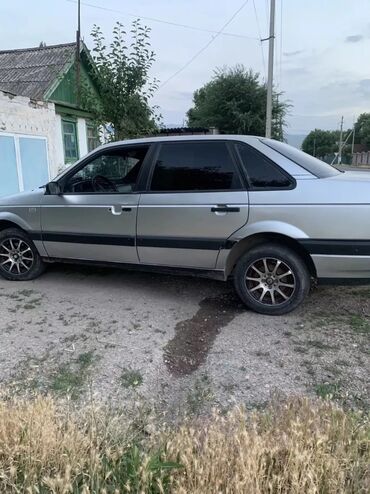 форсунки 2107: Volkswagen Passat: 1988 г., 1.8 л, Механика, Бензин, Седан