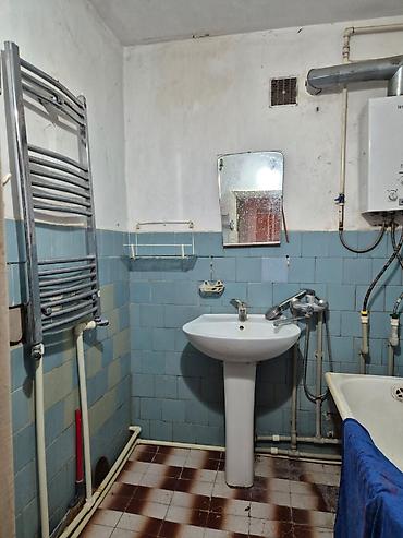 Mənzillər: Bakı, Hövsan qəs., 3 otaqlı, Köhnə tikili, 57 kv. m — 6
