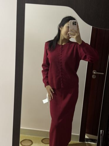 Другая женская одежда: Набор женской одежды (4 позиции) 1) Белый кроп-топ с длинным рукавом — 4