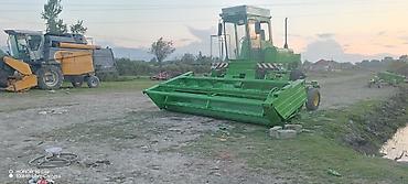 235 50 16: Yaşıl rəngli özünüidarə edən biçən-kəsən (swather/windrower) kənd — 3